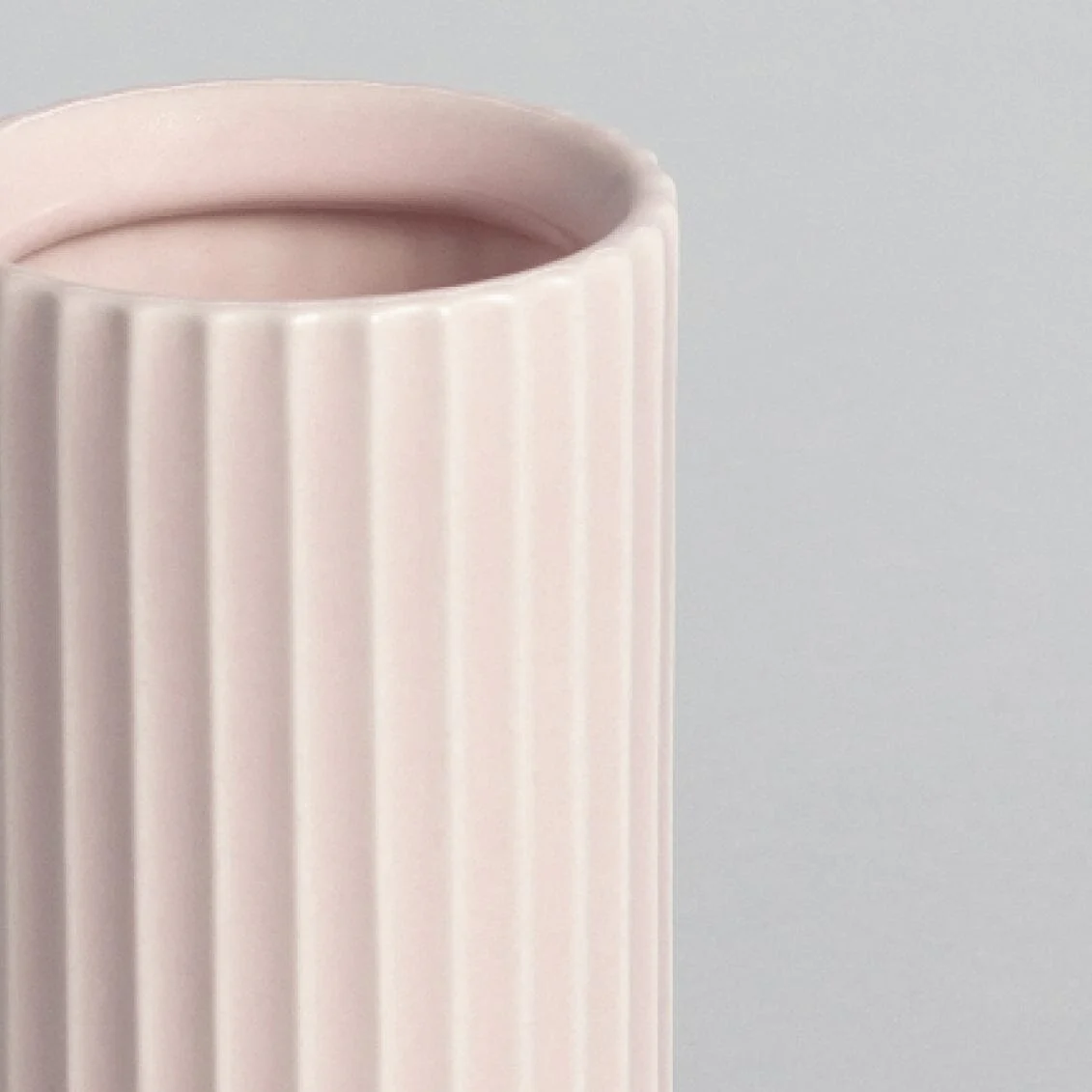 Short Bud Vase - Image 16